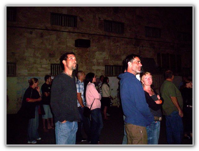 FJ & Cousins StuarT and Karen in excerise yard at Freo Prison Feb 14th 2007